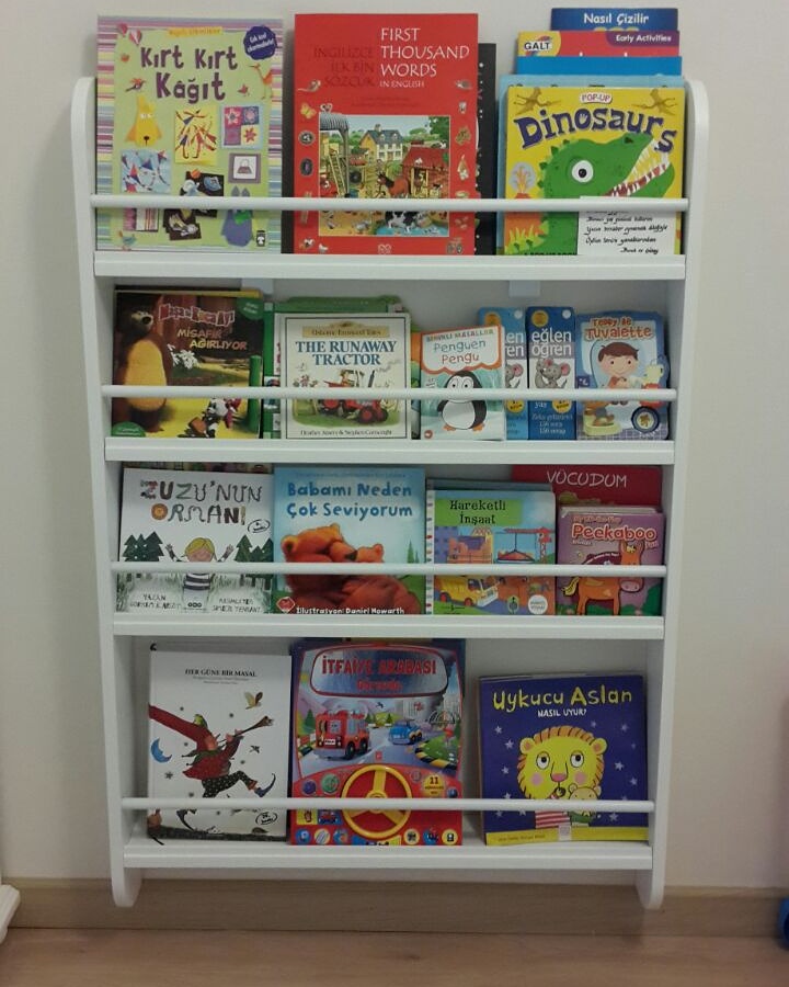 Class 2 Lake Montessori Kitaplık