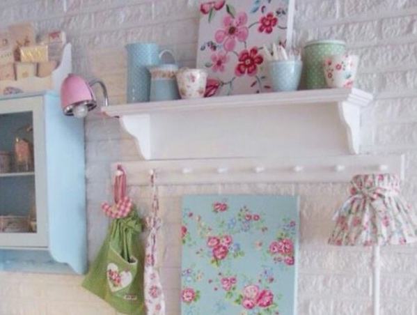 Meray Lake Duvar Rafı